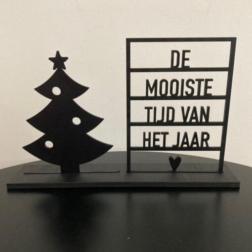 Houten element Mooiste tijd van het jaar kerstfeest kerstman feestdagen samen met houten kerstboom in standaard